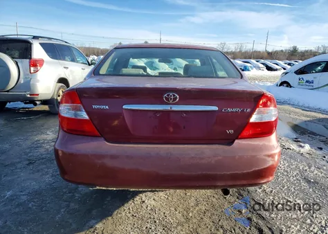 2003 Toyota Camry Le z USA, uszkodzony, nr VIN 4T1BF32K33U041237